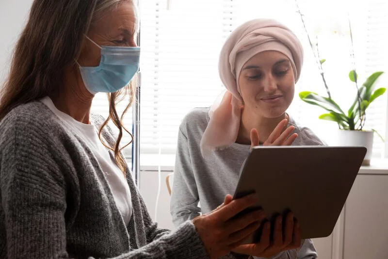 Marketing digital para oncologistas: como comunicar ciência com clareza e acolhimento